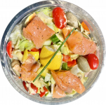 Salát s uzeným lososem a kapary